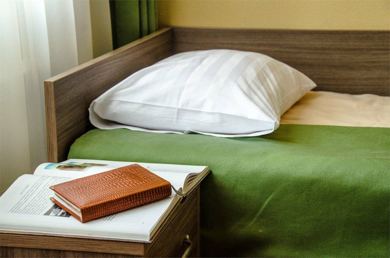 Фотографии номера Двухместный номер с 2 отдельными кроватями в Гостинице Камелот Псков